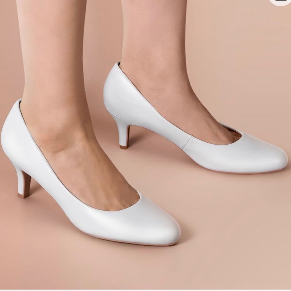 Ankis low heel comfortable womens white pumps Size 8